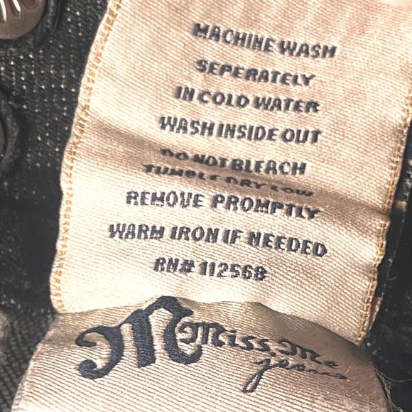 Miss Me Skinny Black Woman’s Angel Wing pocket Jeans. Size 28 - Picture 9 of 10